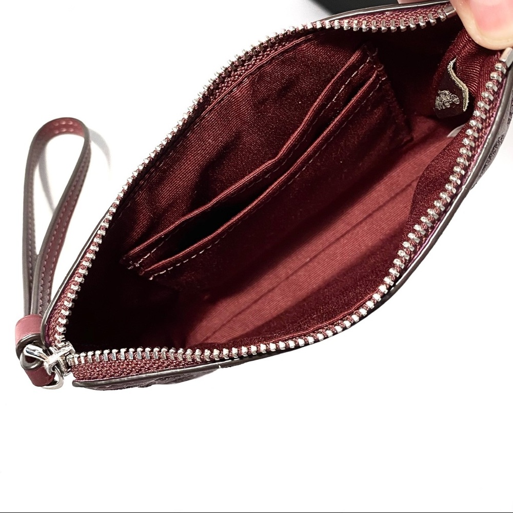 Boxed Corner Zip Wristlet In Signature Leather - Picture 5 of 13